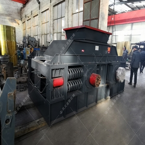 2PG1508大型對輥破碎機發貨圖片_發往廣東清遠_破碎石英砂