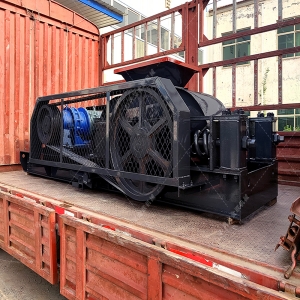 2PG610x400對輥破碎機發貨圖片_發往福建龍巖_鵝卵石制砂