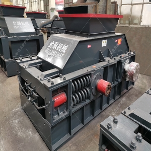 86雙級(jí)粉碎機(jī)生產(chǎn)線發(fā)貨圖片_發(fā)往廣西百色_破碎篩分金礦石