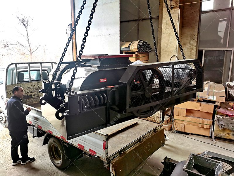 直徑400-600mm的對(duì)輥制砂機(jī)多少錢一臺(tái)，哪家性價(jià)比高？