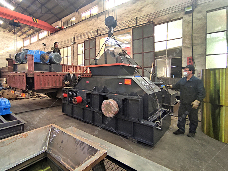 2PG1208大型對輥破碎機設(shè)備發(fā)往內(nèi)蒙古 