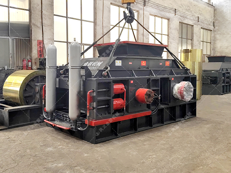 2PG1500x800大型直連式液壓對(duì)輥破碎制砂機(jī)發(fā)貨圖片