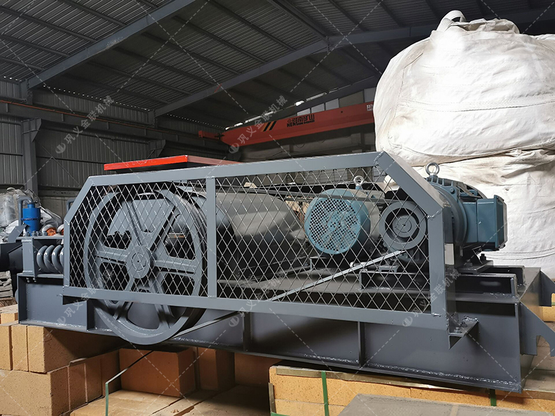 2pgc小型雙齒輥破碎機發貨圖片_發往四川攀枝花_粉碎焦炭 2pgc小型雙齒輥破碎機發貨圖片_發往四川攀枝花_粉碎焦炭