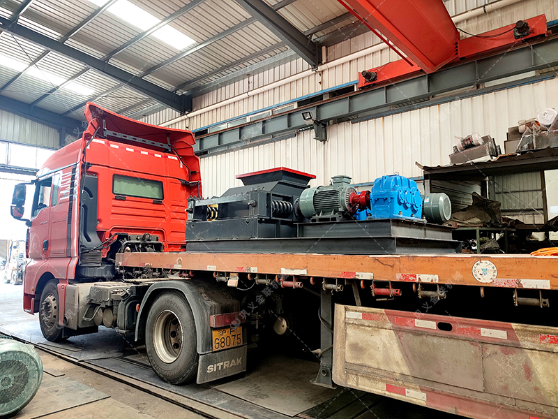 2PG500X750對輥破碎機發貨圖片_發往廣東佛山_破碎石英砂