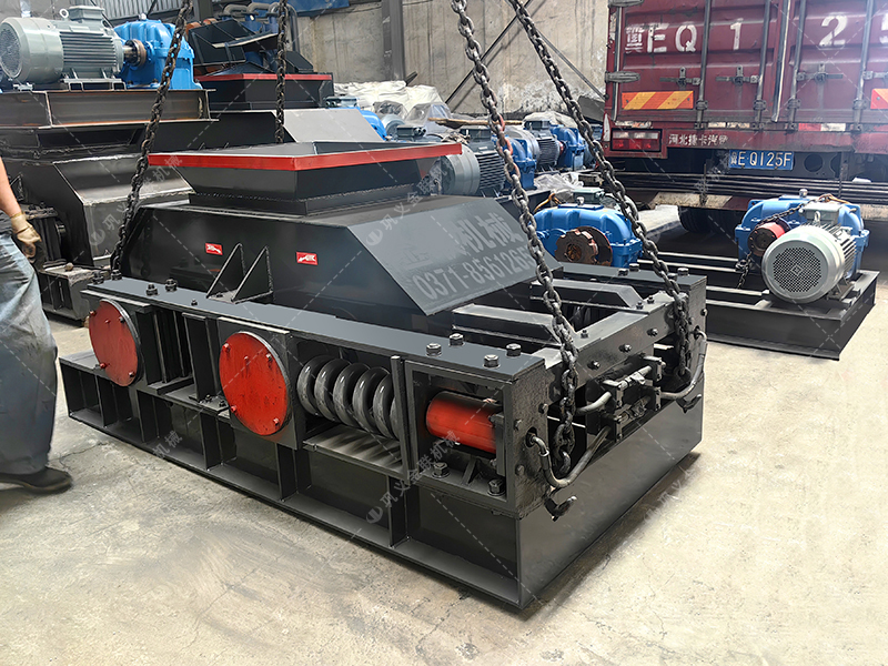 2PG800X600對輥破碎機發貨圖片_發往廣西三江_鵝卵石制砂