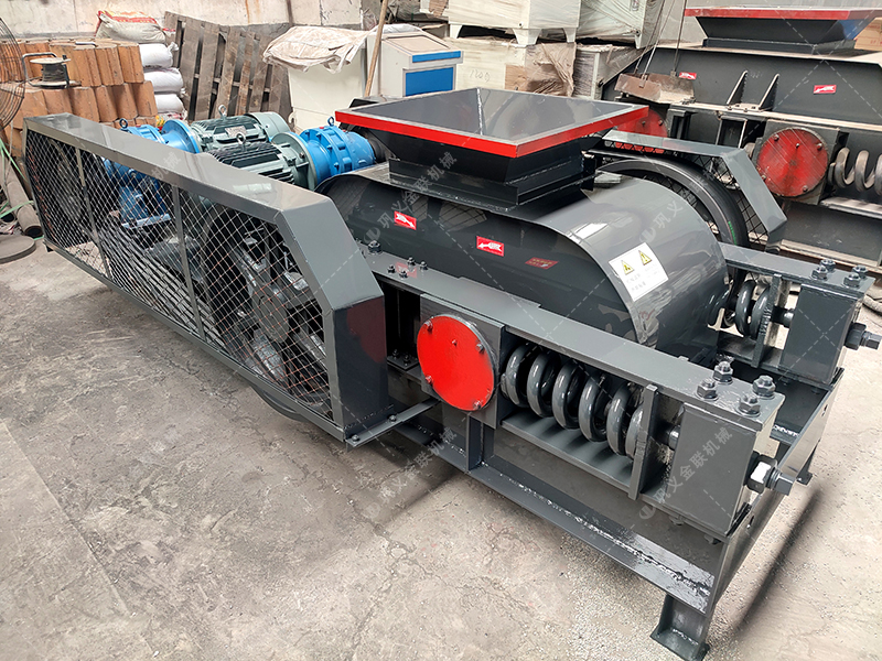 2PG610x400對(duì)輥破碎機(jī)發(fā)貨圖片_發(fā)往福建龍巖_鵝卵石制砂