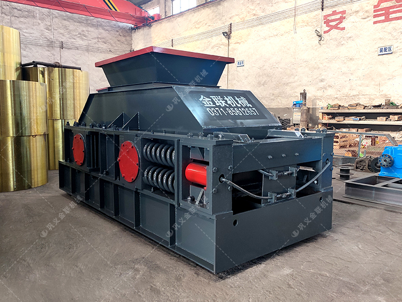 1200x800大型液壓直聯(lián)對(duì)輥破碎機(jī)發(fā)往河南