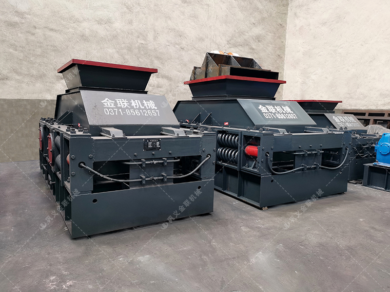 2PG1000X700對(duì)輥破碎機(jī)發(fā)貨圖片_發(fā)往湖北恩施_鵝卵石制砂