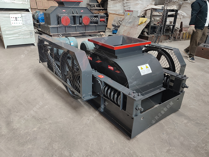 高碳硅鐵特別脆？防過粉碎雙齒輥有何特殊設(shè)計(jì)？